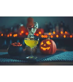 Rémisztően kreatív koktél ötletek a Halloween-bulikra