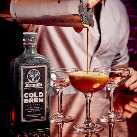 Jägermeister Cold Brew Coffee DRS (1L / 33%) Jägermeister Cold Brew Coffee DRS (1L / 33%)