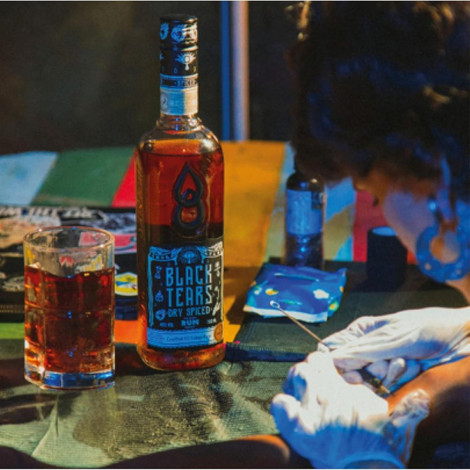 Black Tears Cuban Spiced rum DRS (0,7 / 40%) Black Tears Cuban Spiced rum DRS (0,7 / 40%)
