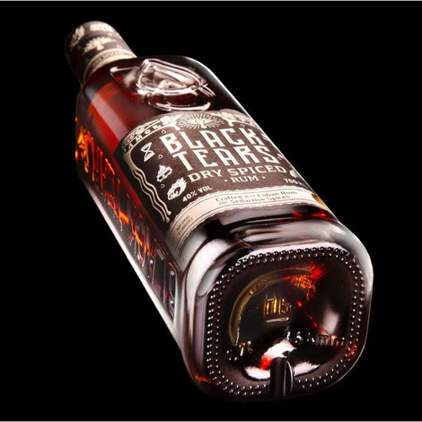 Black Tears Cuban Spiced rum DRS (0,7 / 40%) Black Tears Cuban Spiced rum DRS (0,7 / 40%)