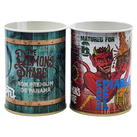 The Demons Share 6 éves rum ajándékcsomag két alumínium pohárral DRS (0,7L / 40%) The Demons Share 6 éves rum ajándékcsomag két alumínium pohárral DRS (0,7L / 40%)